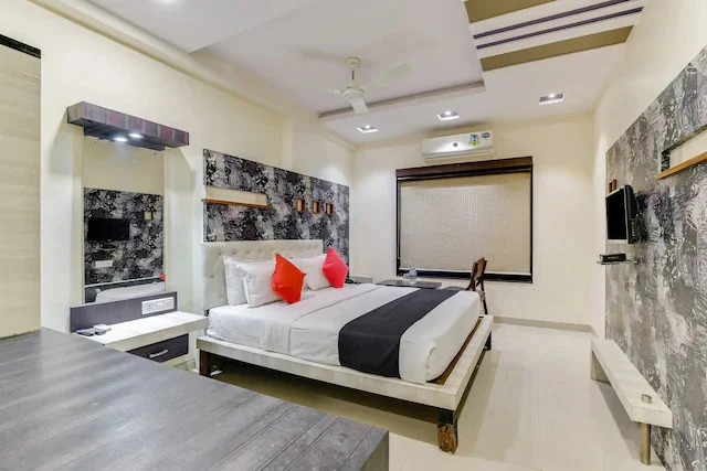 Hotel Grand Heritage double bed room interior